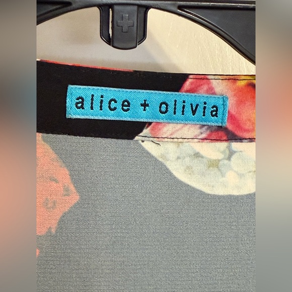 Alice + Olivia Multicolor Floral Blouse size Large - Picture 4 of 8